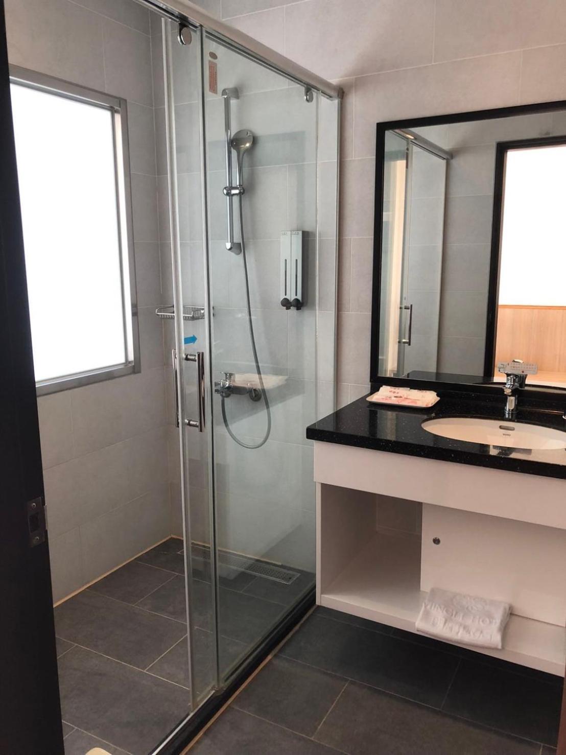 Chii Lih Hotel - Taitung Bagian luar foto